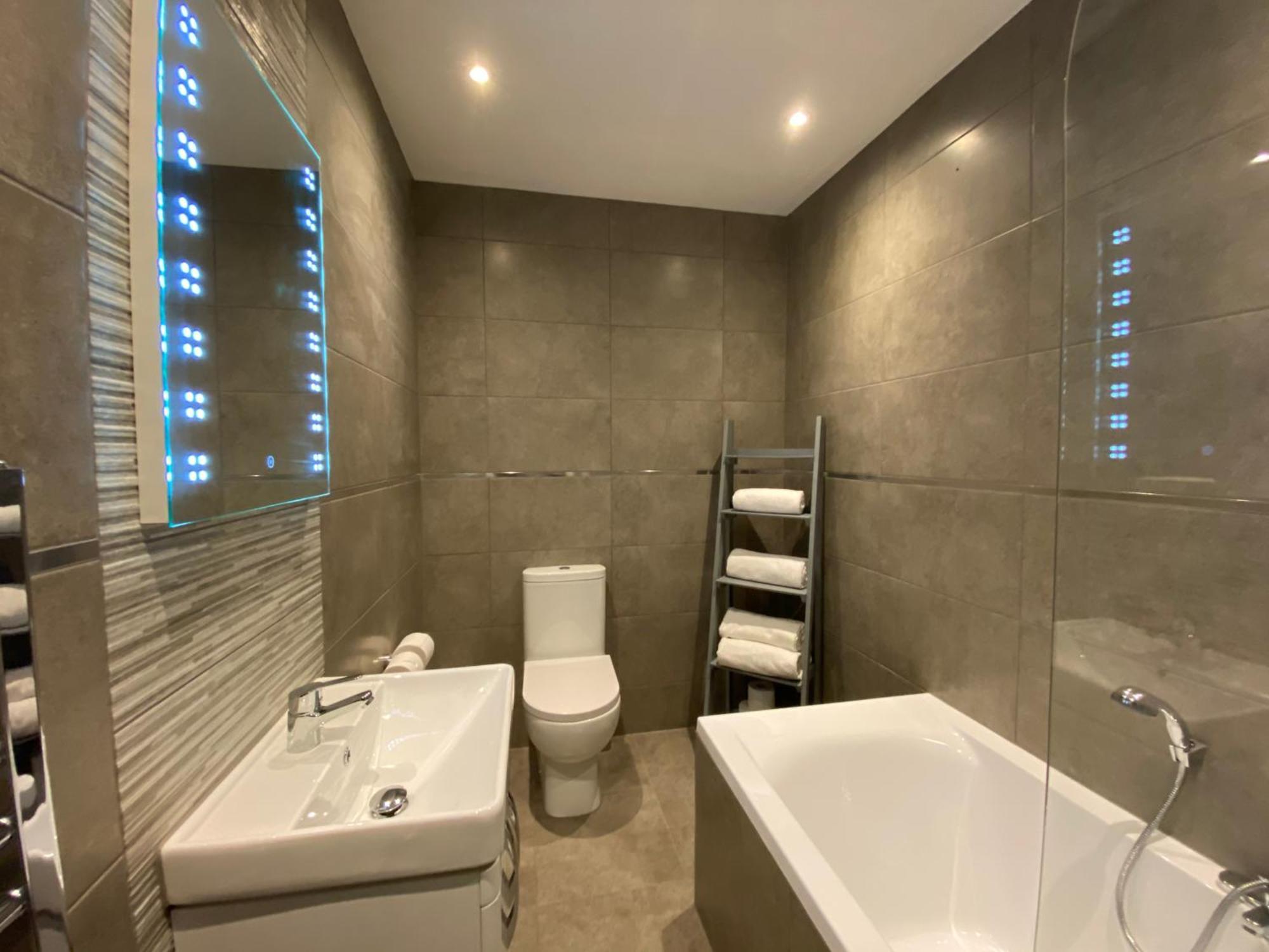 Eden Escapes Serviced Apartments Моркам Экстерьер фото